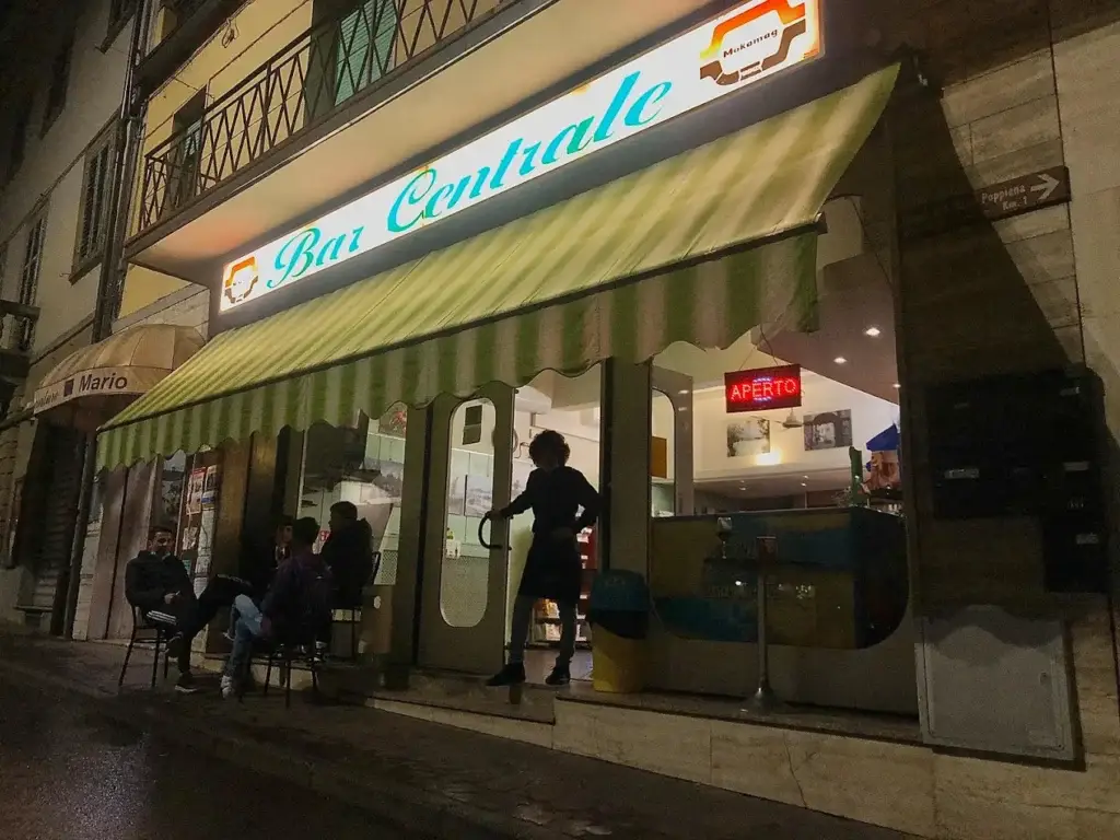 Facciata Bar Centrale